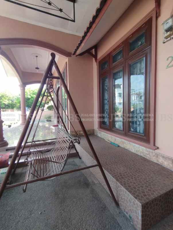 dijual rumah jalan bunga tanjung xi