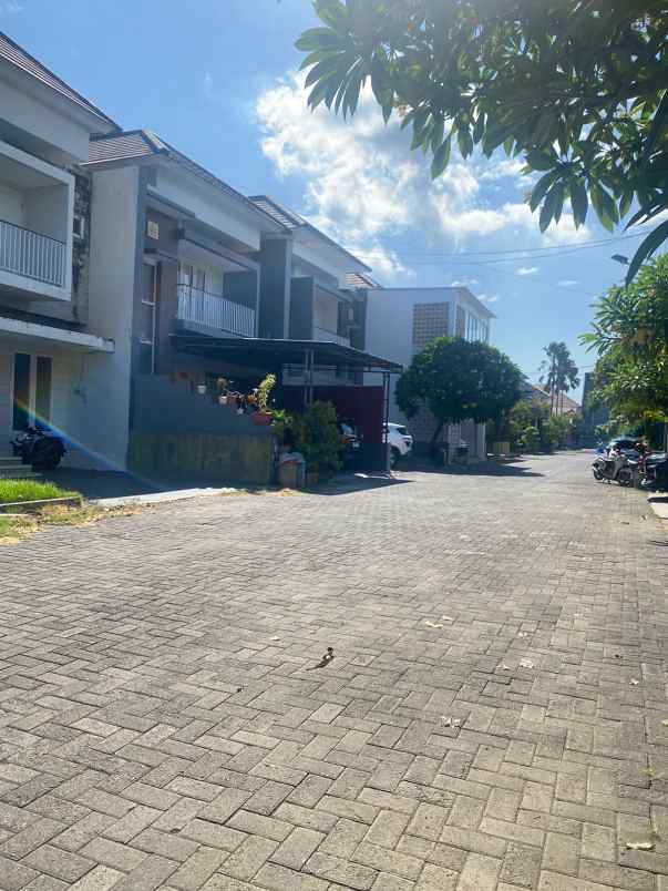 dijual rumah jalan bypass ngurah rai