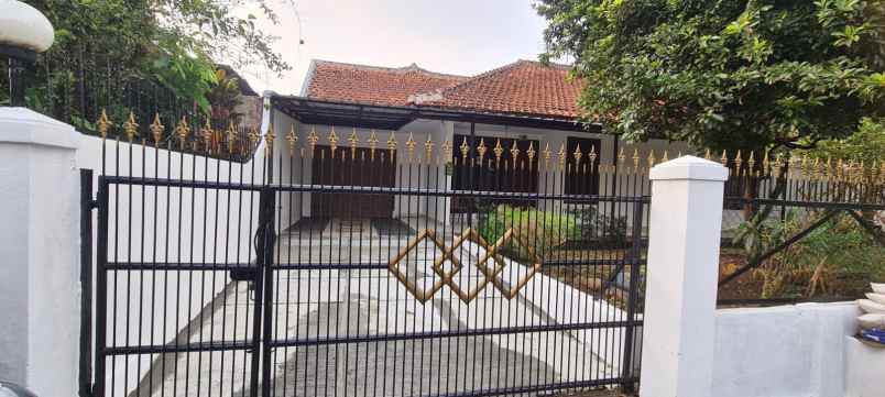 dijual rumah jalan ciwaringin kota bogor