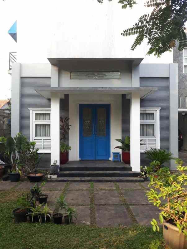 dijual rumah jalan jagakarsa