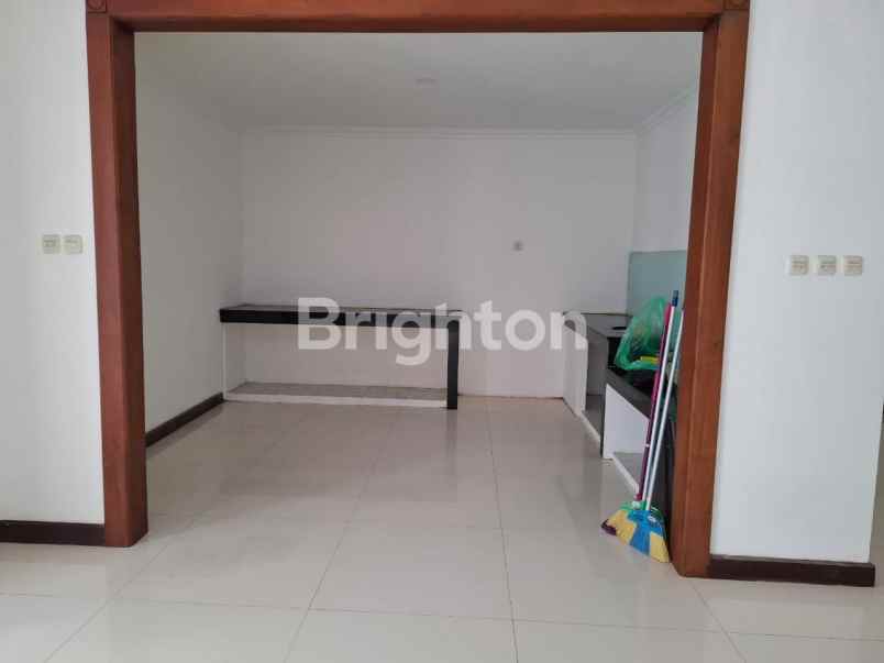 dijual rumah jalan kertajaya indah