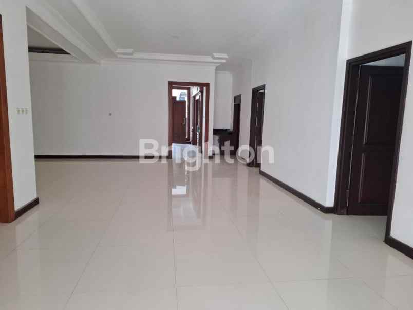 dijual rumah jalan kertajaya indah