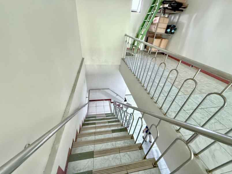 dijual rumah jalan mampang prapatan