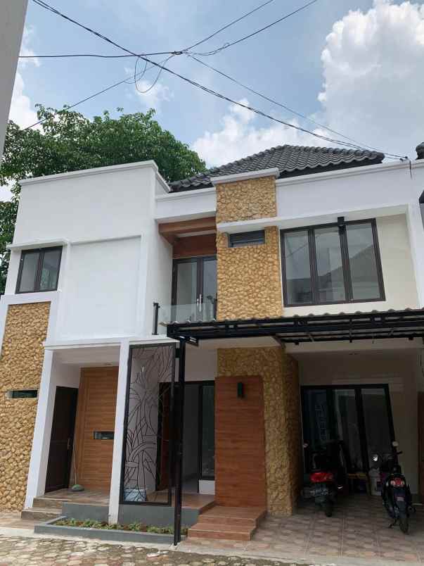dijual rumah jalan margonda kemirimuka