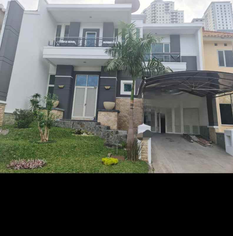 dijual rumah jalan pakuwon indah