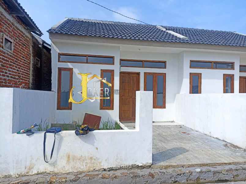 dijual rumah jalan paniisan malakasari