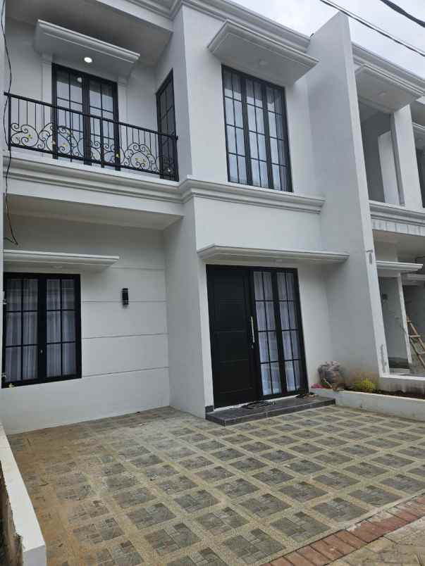 dijual rumah jalan paraji kalibaru