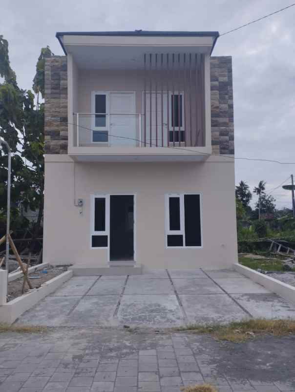 dijual rumah jalan pleret