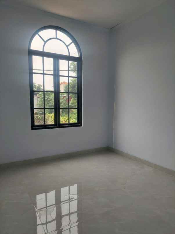 dijual rumah jalan putri tunggal