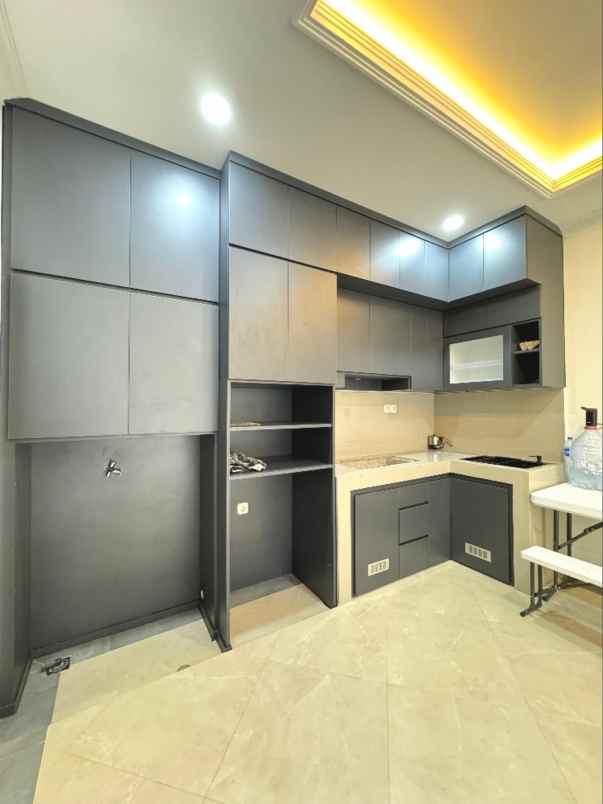 dijual rumah jalan raya kebagusan pasar