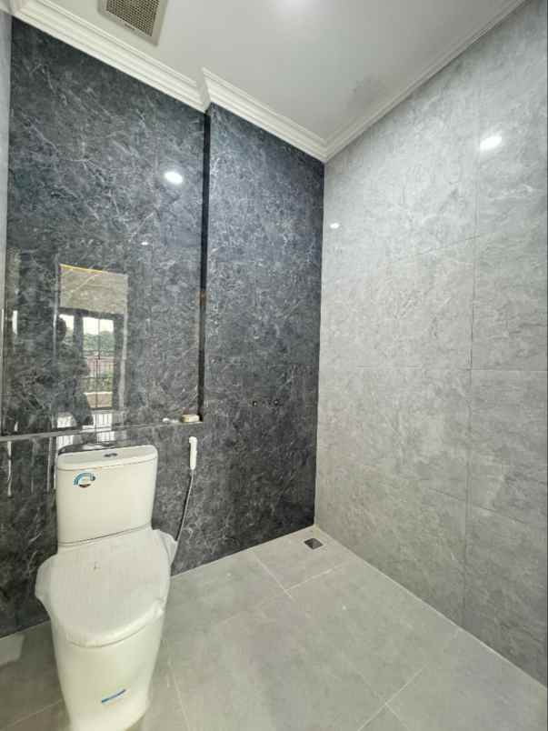 dijual rumah jalan raya kebagusan pasar