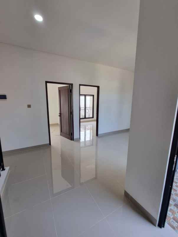 dijual rumah jalan raya pangkalan jati