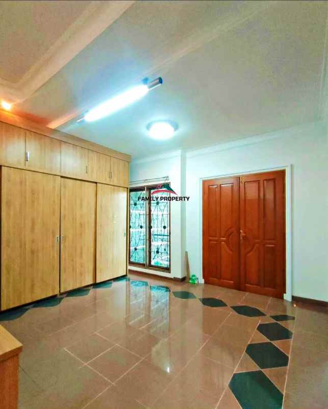 dijual rumah jalan raya pesanggrahan