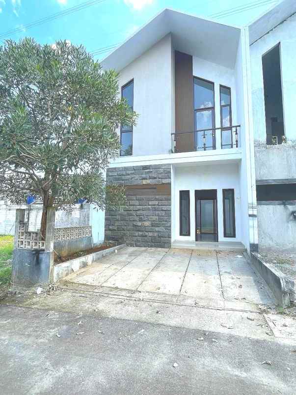 dijual rumah jalan raya sarua ciputat