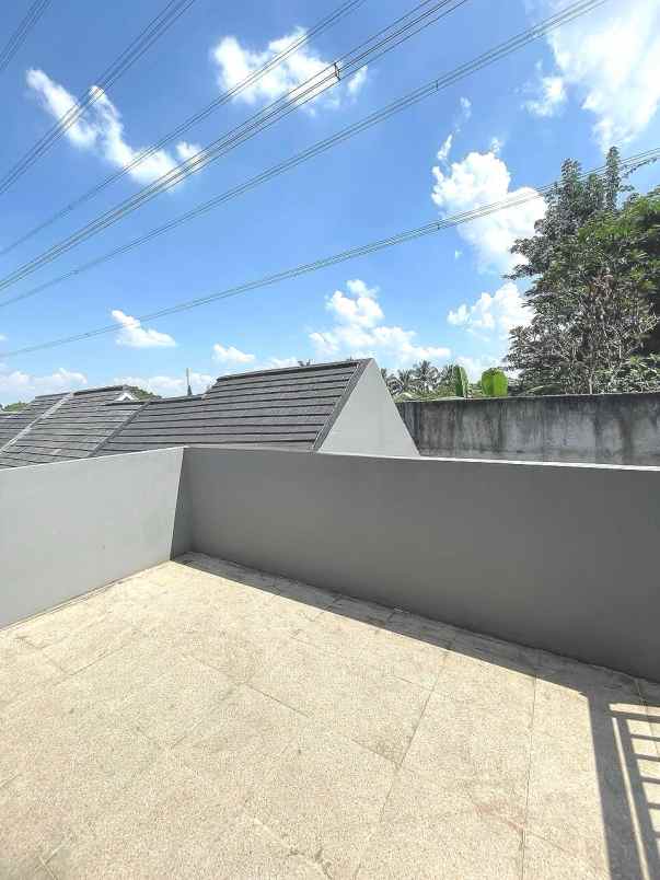 dijual rumah jalan raya sarua ciputat