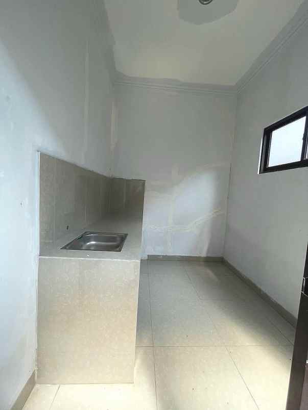 dijual rumah jalan raya sarua ciputat