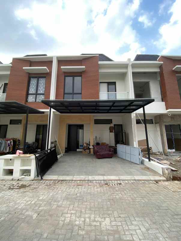 dijual rumah jalan raya serpong jaya