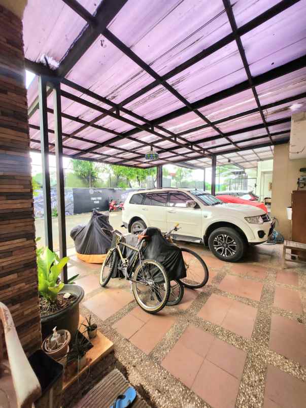 dijual rumah jalan raya veteran bintaro