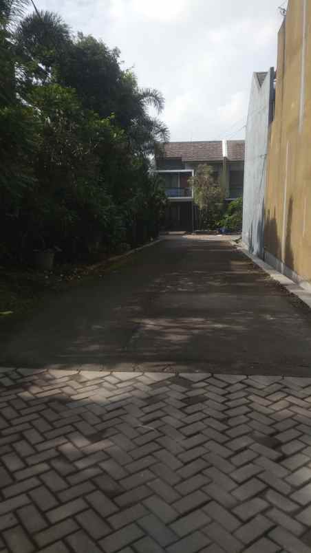 dijual rumah jalan setraduta