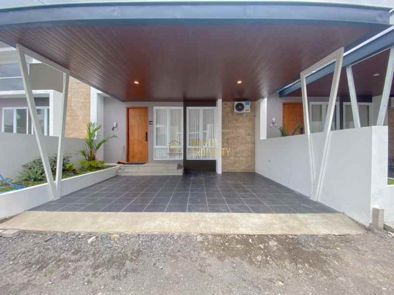 dijual rumah jalan wonosalam losari