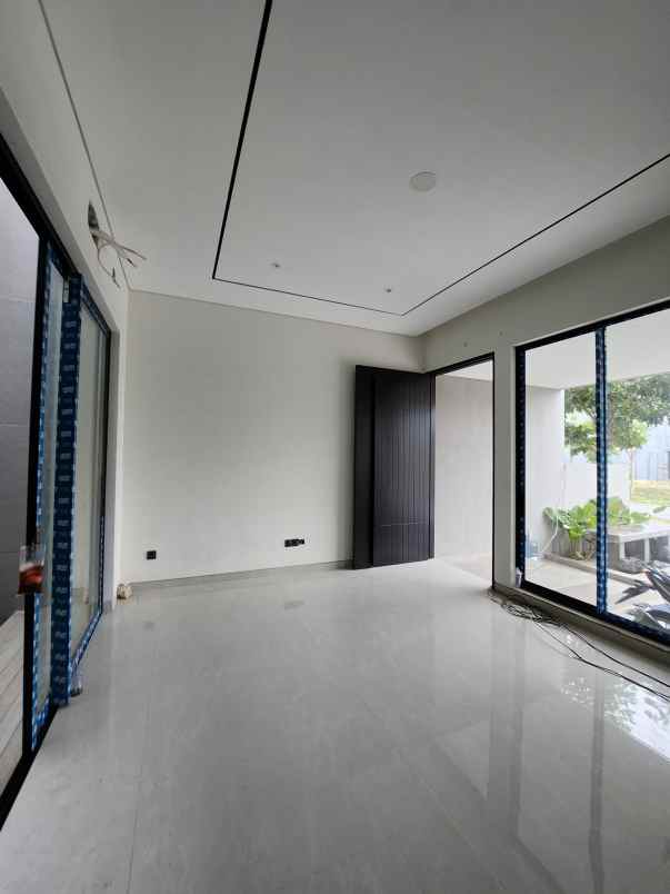 dijual rumah jalan woodland