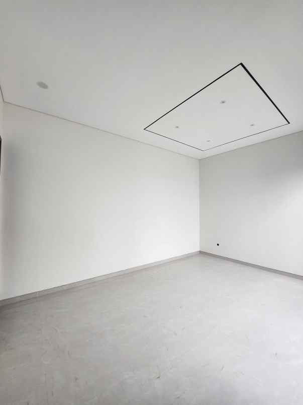 dijual rumah jalan woodland