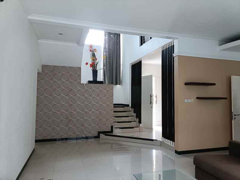 dijual rumah jatibening