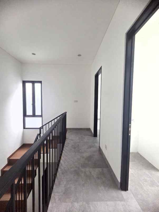 dijual rumah jatibening