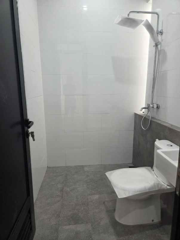 dijual rumah jatibening