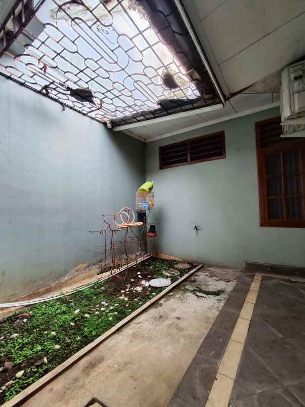 dijual rumah jatiwaringin