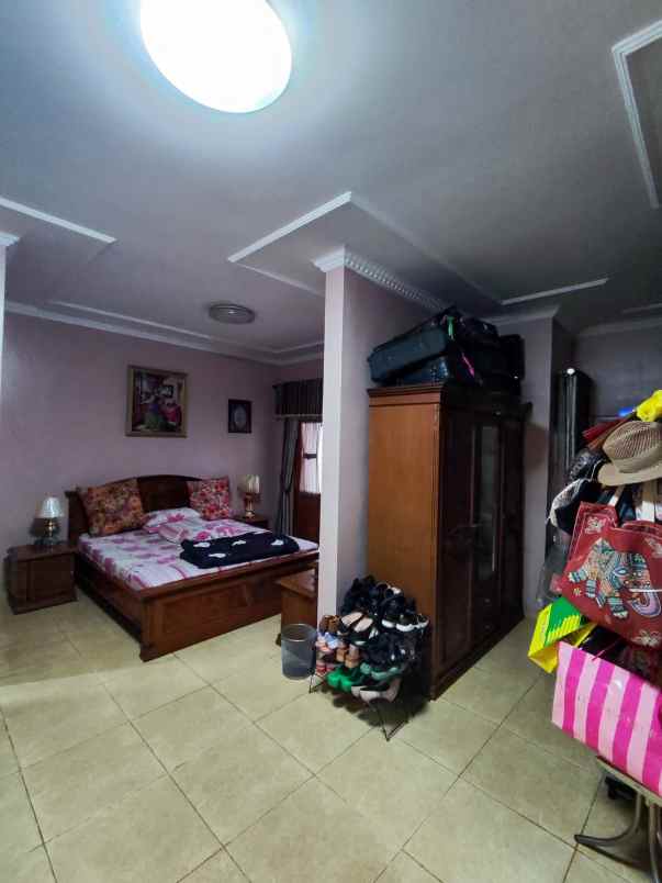 dijual rumah jatiwaringin