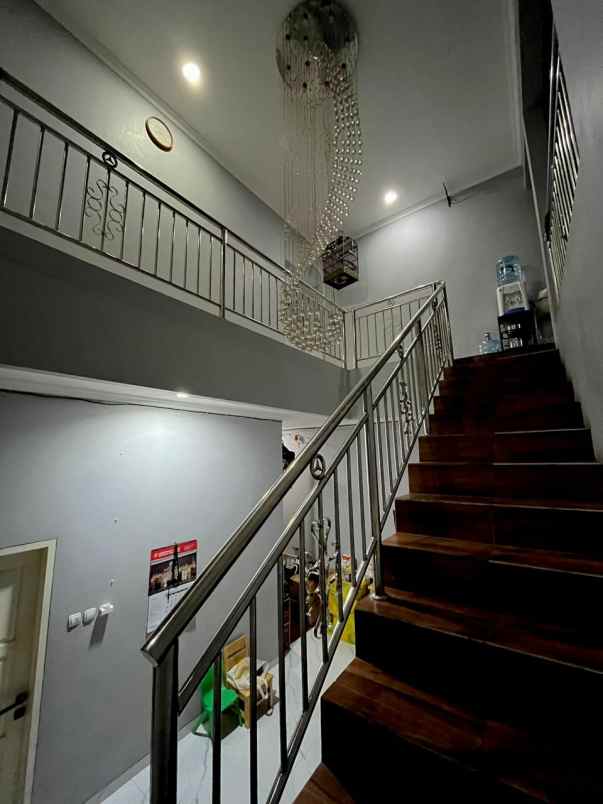 dijual rumah jatiwaringin pondok gede