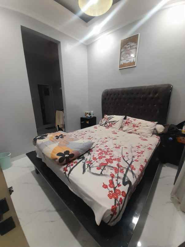 dijual rumah jatiwaringin pondok gede