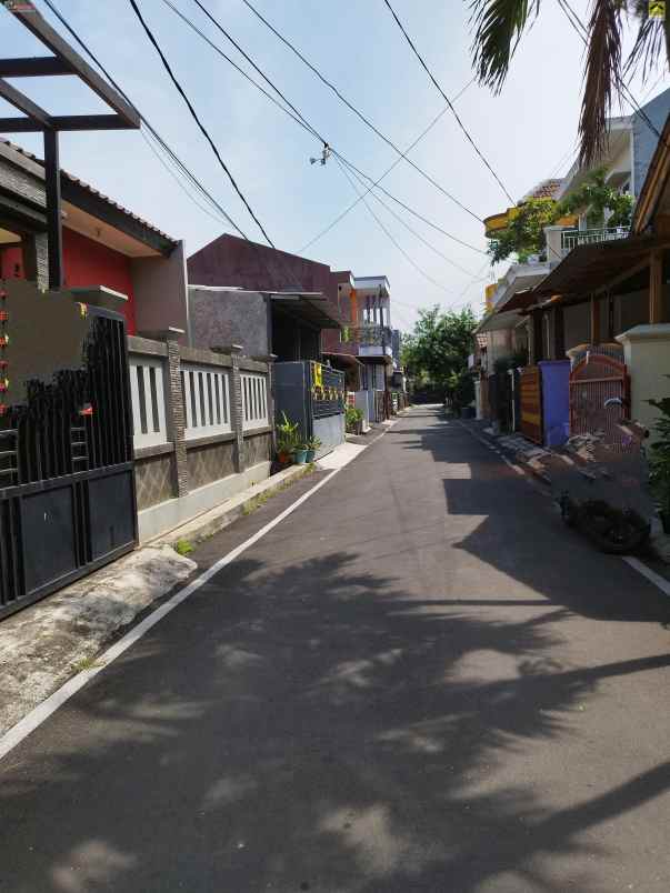 dijual rumah jatiwarna bekasi