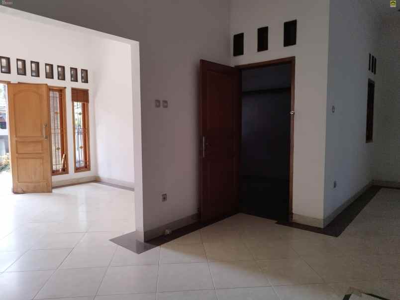 dijual rumah jatiwarna bekasi