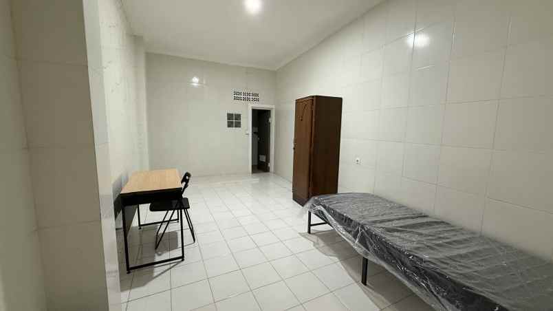 dijual rumah jelupang