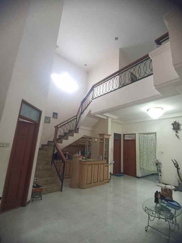 dijual rumah jemursari