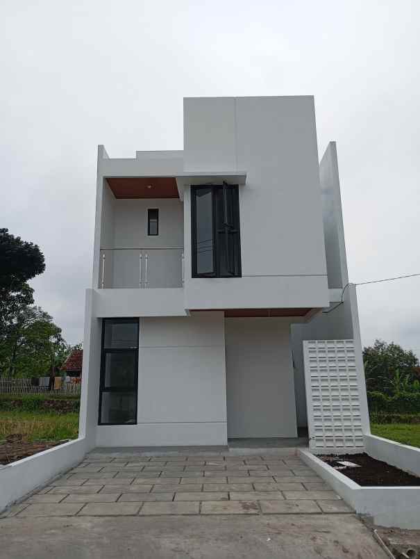 dijual rumah jl ahmad yani timur