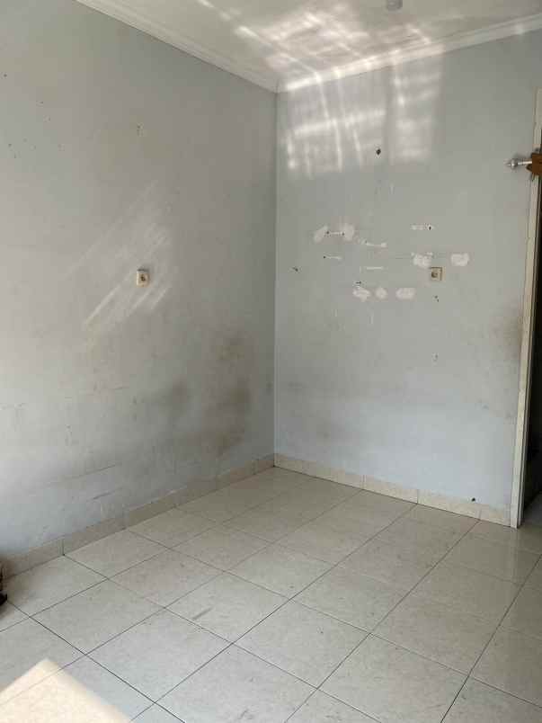 dijual rumah jl bukit sariwangi