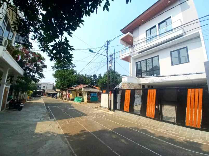 dijual rumah jl bumi raya duren sawit