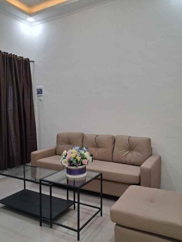 dijual rumah jl candi sewu