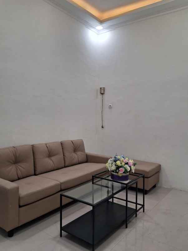 dijual rumah jl candi sewu