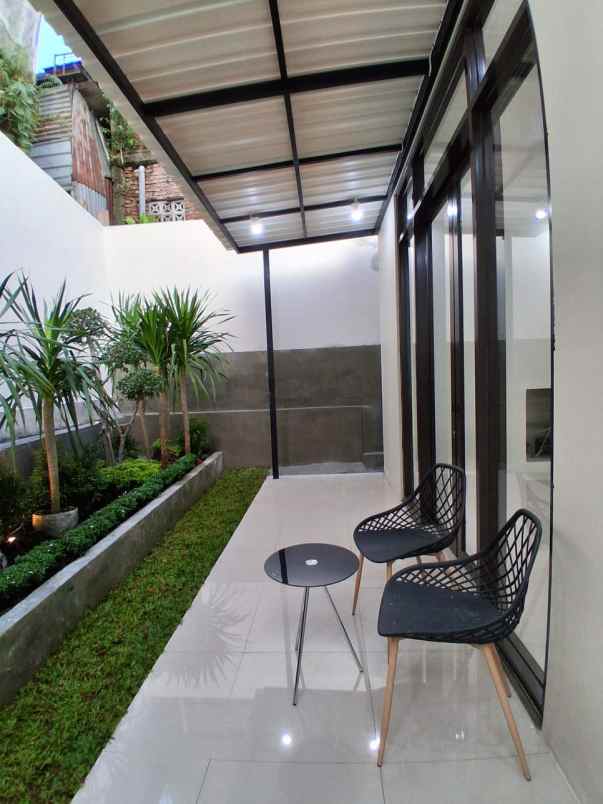 dijual rumah jl candi sewu