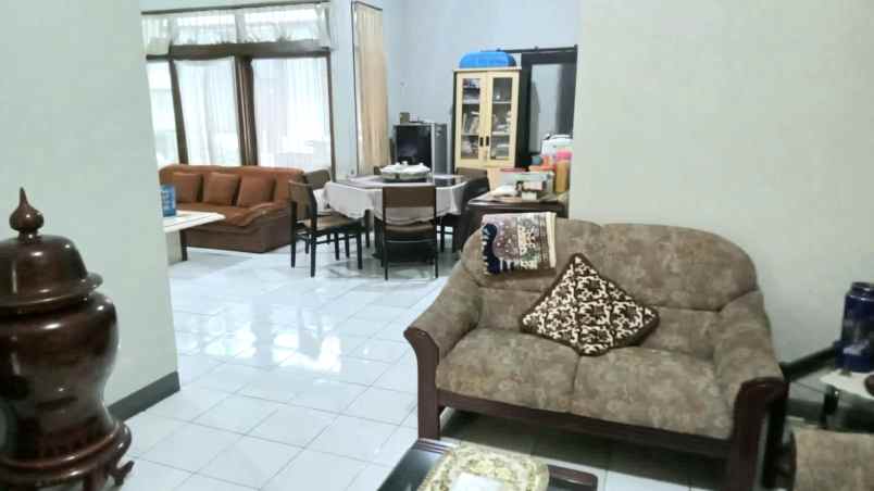 dijual rumah jl cikutra