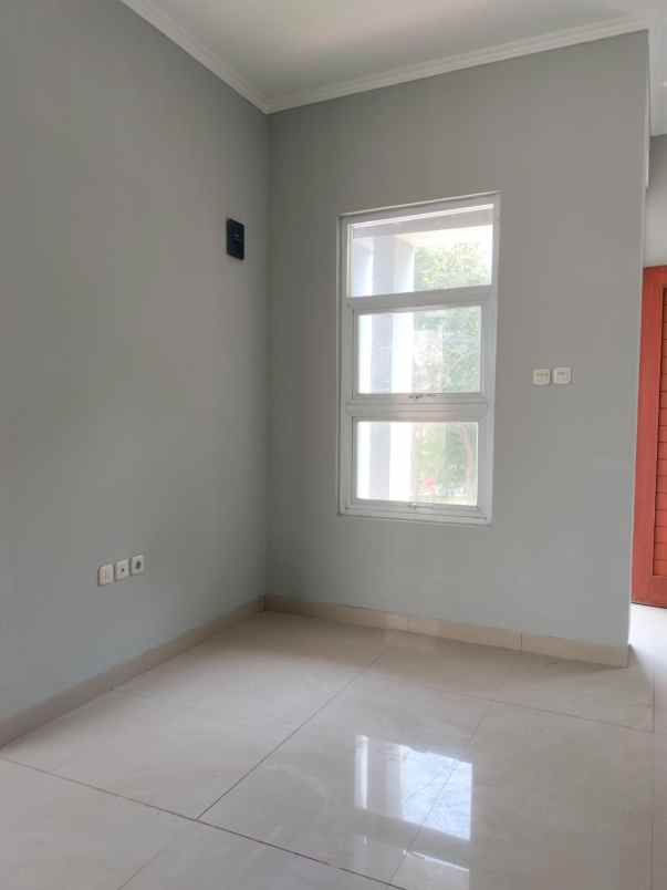 dijual rumah jl cipageran