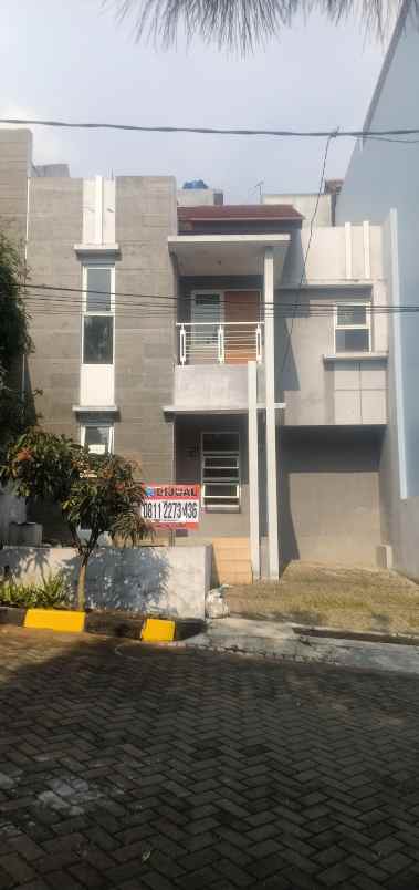 dijual rumah jl cipageran