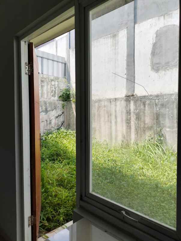 dijual rumah jl cipageran