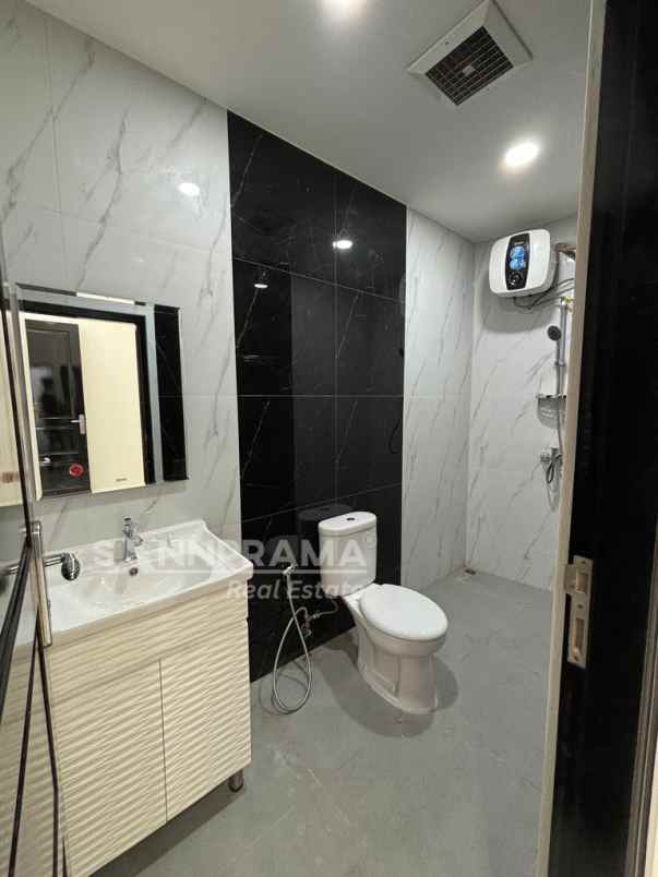 dijual rumah jl dukuh indah