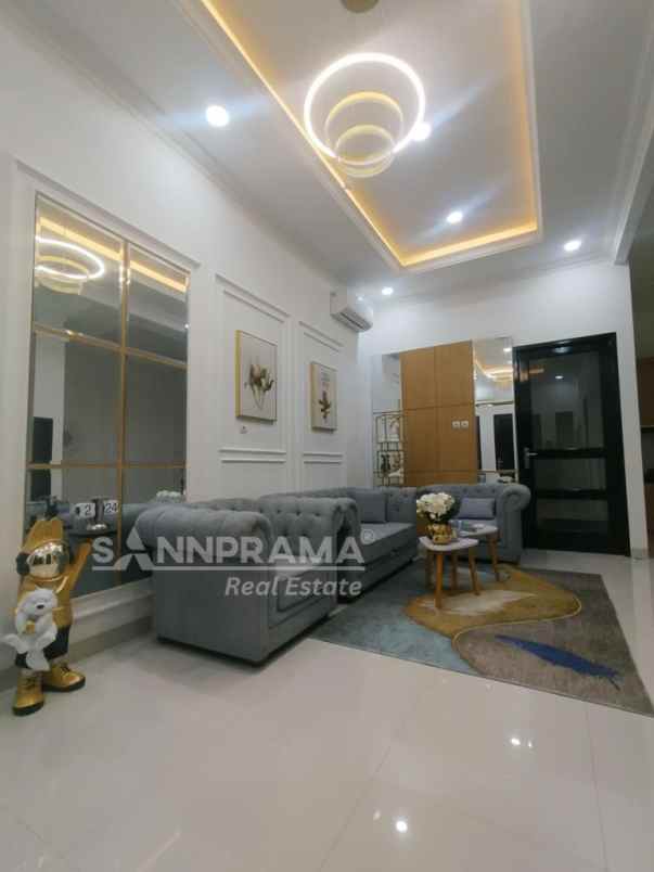 dijual rumah jl dukuh indah