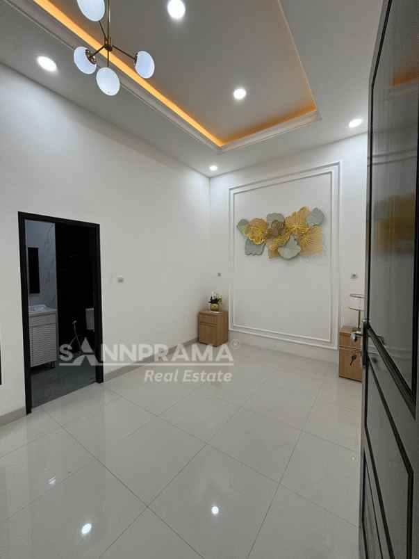 dijual rumah jl dukuh indah